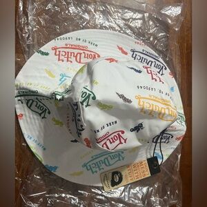 NWT WHITE ALL OVER PRINT BUCKET HAT